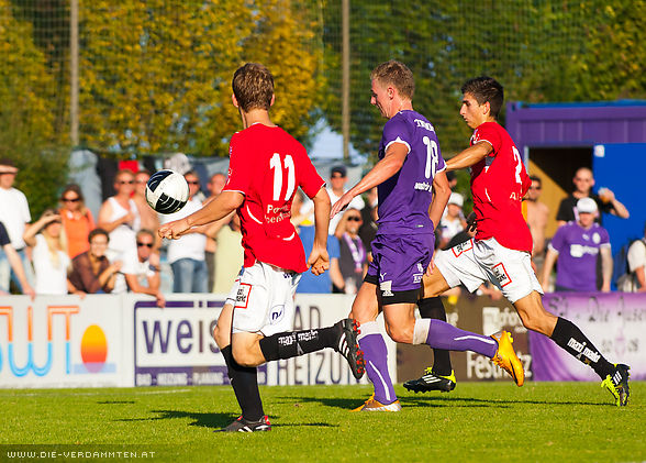 ...nimmt Stefan den Ball an (kein Abseits)...